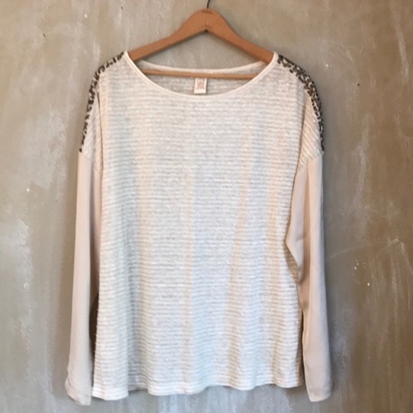 Sundance Tops - 🥶😀Sundance - Linen & Silk Sequin & Stud Accents - L